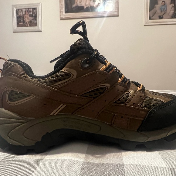 Kids Brown Sneakers - Picture 4 of 7